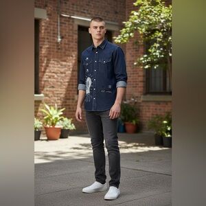 Limited edition men’s Zara milicia Grafica top